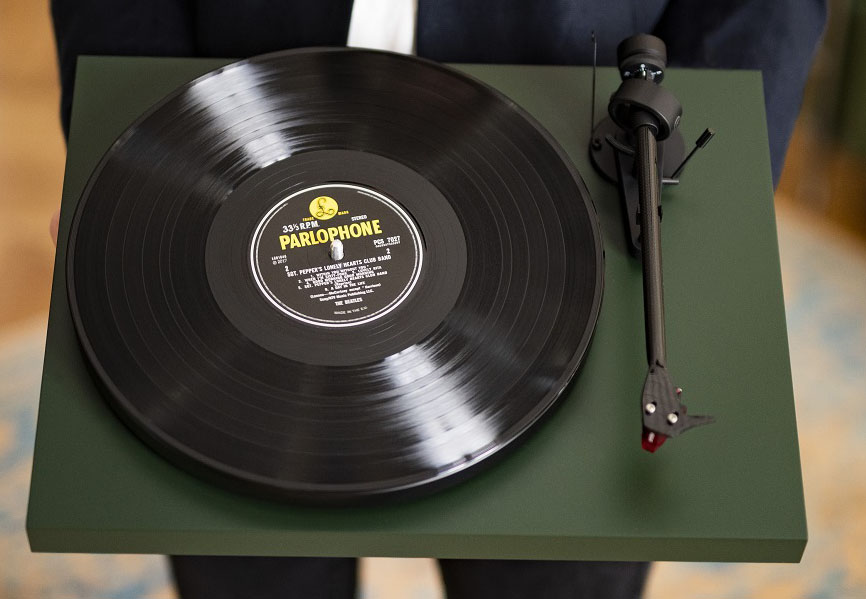 Pro-Ject Debut Carbon EVO with vinyl record